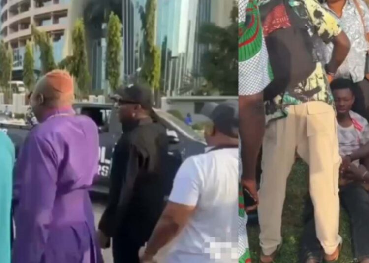 Police Fire Tear gas at #FreeNnamdiKanu Protesters In Abuja