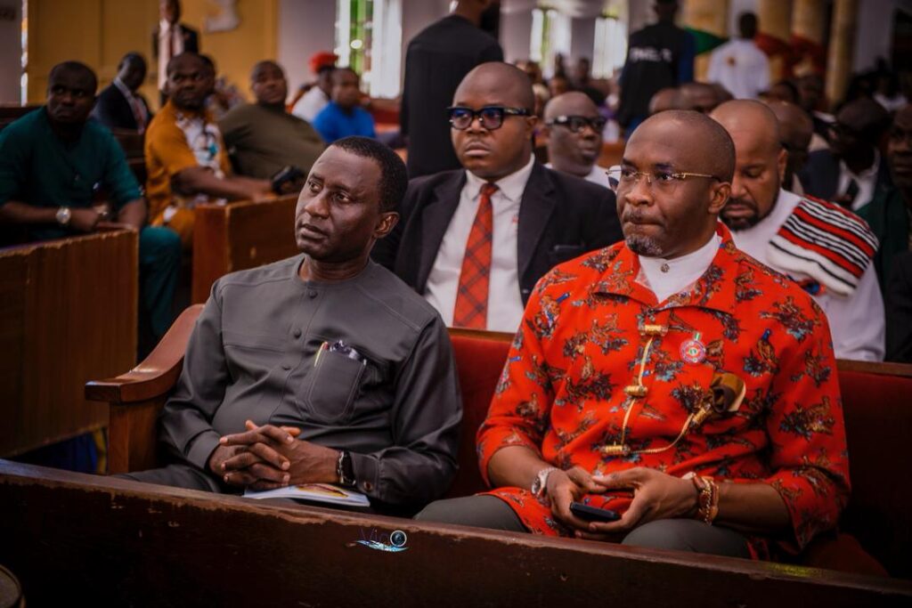 Otti Consoles DON Media Group CEO, Urges Family Not To Mourn Like Unbelievers At Mother’s Burial